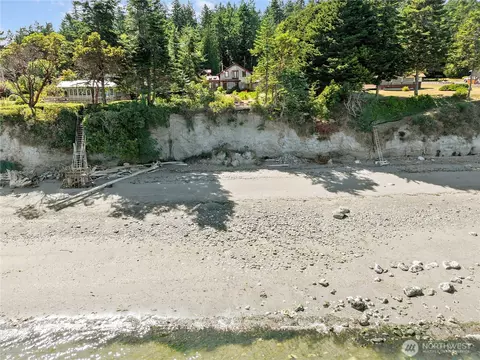 372 Schwartz Rd, Nordland, WA 98358