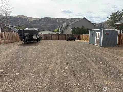 826 SW Chukar Pl, Quincy, WA 98848