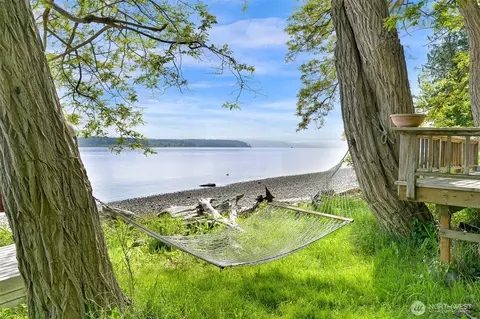 1865 Seacrest Dr, Lummi Island, WA 98262