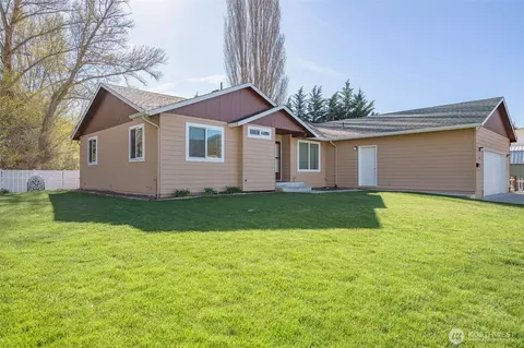 224 Vine St, Cashmere, WA 98815