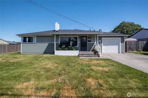 576 SE 5th Ave, Oak Harbor, WA 98277