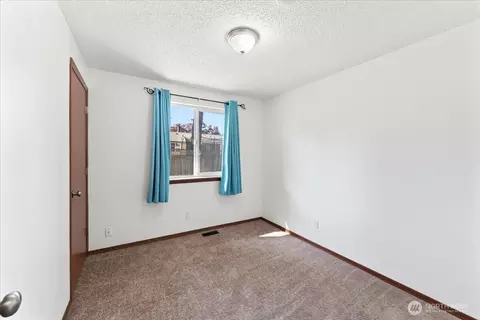 Bedroom - 19310 Crescent Dr E, Spanaway, WA 98387 photo 5 of 6