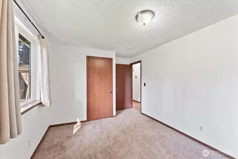 Bedroom - 19310 Crescent Dr E, Spanaway, WA 98387 photo 4 of 6
