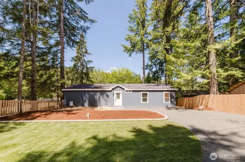 401 E Trails End Dr, Belfair, WA 98528