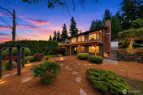 2536 Island View Ln, Lummi Island, WA 98262