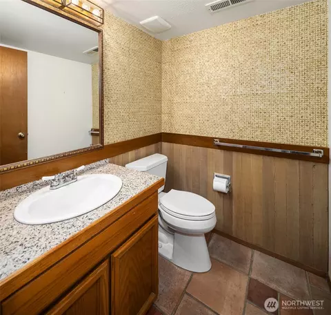 Bath - 2922 147th Pl SE, Mill Creek, WA 98012 photo 1 of 4