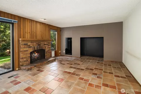 Living - 2922 147th Pl SE, Mill Creek, WA 98012 photo 5 of 7