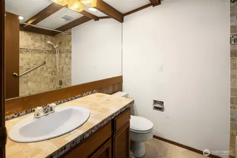 Bath - 2922 147th Pl SE, Mill Creek, WA 98012 photo 4 of 4