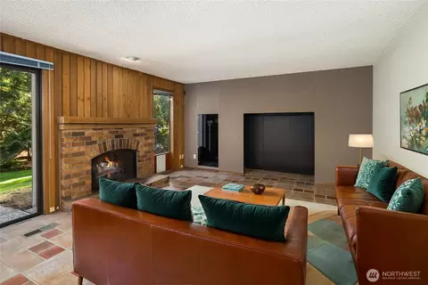 Living - 2922 147th Pl SE, Mill Creek, WA 98012 photo 6 of 7