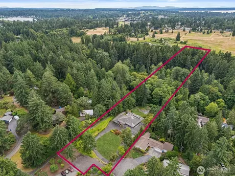 6718 76th St W, Lakewood, WA 98499