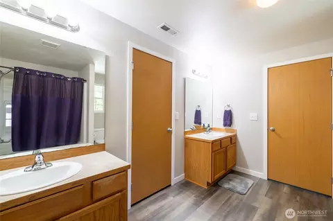 Bath - 465 33 Sargent Rd, Winlock, WA 98596 photo 2 of 6