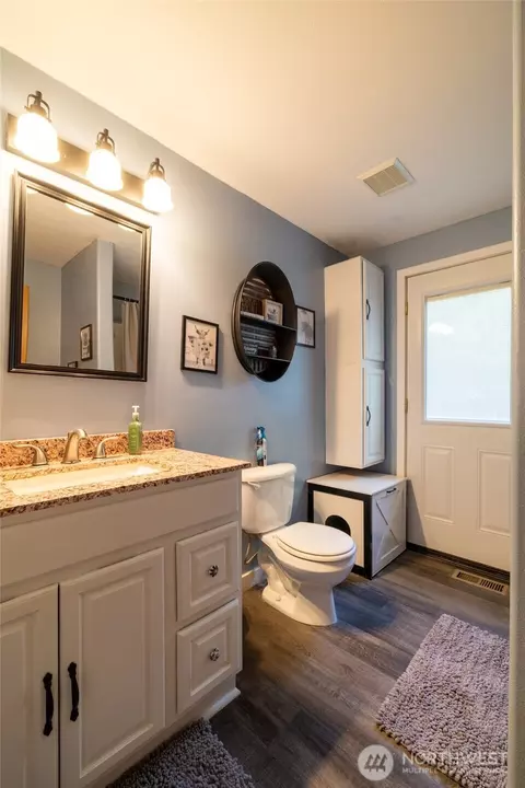 Bath - 465 33 Sargent Rd, Winlock, WA 98596 photo 5 of 6