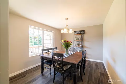 Dining - 465 33 Sargent Rd, Winlock, WA 98596 photo 2 of 2