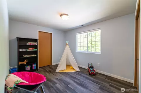 Bedroom - 465 33 Sargent Rd, Winlock, WA 98596 photo 1 of 5