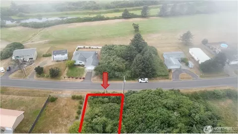 618 Canal Dr NE, Ocean Shores, WA 98569