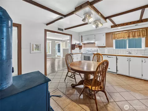 Dining - 1875 Loraine St, Enumclaw, WA 98022 photo 1 of 1