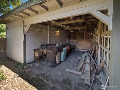Exterior - 1875 Loraine St, Enumclaw, WA 98022 photo 5 of 8
