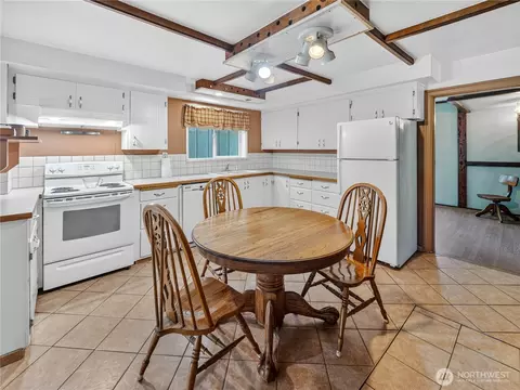 Kitchen - 1875 Loraine St, Enumclaw, WA 98022 photo 1 of 1