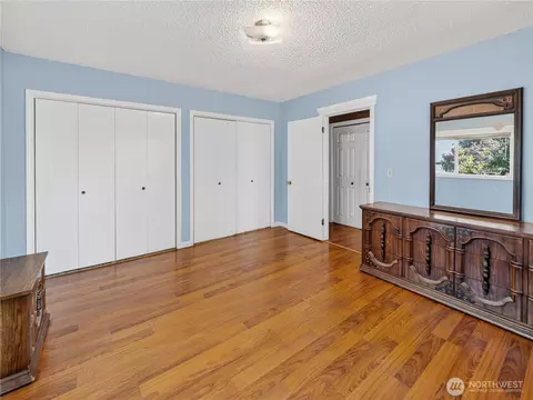 Bedroom - 1875 Loraine St, Enumclaw, WA 98022 photo 2 of 3