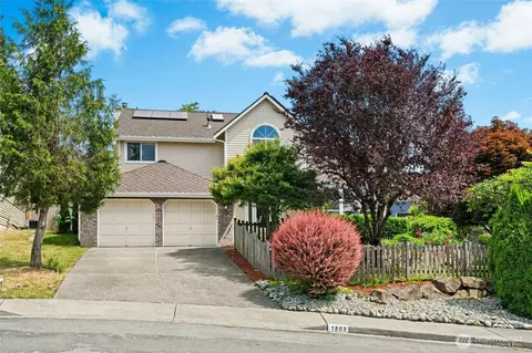 1808 Field Pl NE, Renton, WA 98059