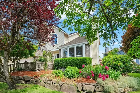 1808 Field Pl NE, Renton, WA 98059