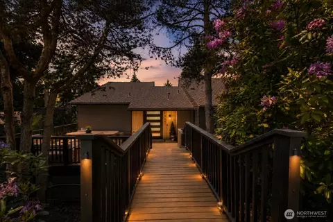 13441 64th Ter NE, Kirkland, WA 98034