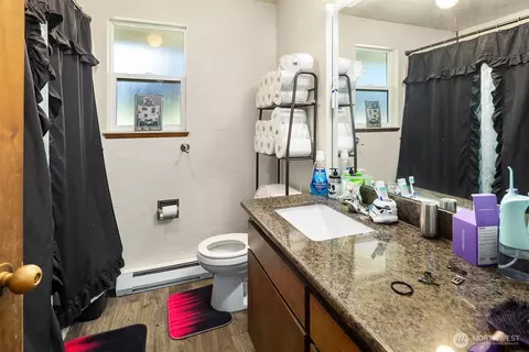 Bath - 1907 37th St, Everett, WA 98201 photo 3 of 3