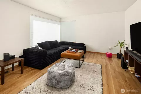 Living - 1907 37th St, Everett, WA 98201 photo 1 of 4