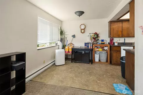 Dining - 1907 37th St, Everett, WA 98201 photo 2 of 2