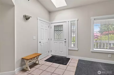 Entry Way - 7908 210th St E, Spanaway, WA 98387 photo 1 of 2
