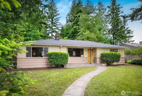 902 N 149th St, Shoreline, WA 98133