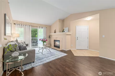 Living - 15300 112th Ave NE #C308, Bothell, WA 98011 photo 3 of 3