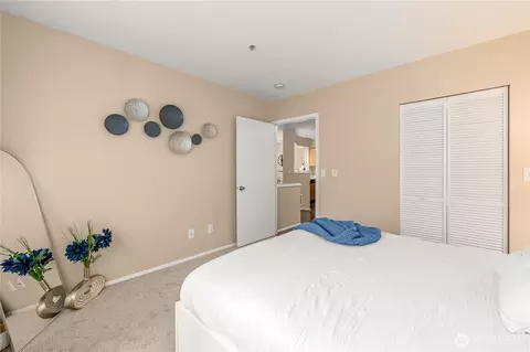 Bedroom - 15300 112th Ave NE #C308, Bothell, WA 98011 photo 2 of 3