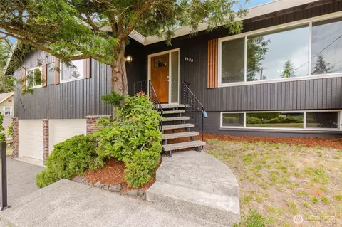 3828 Harbel Dr NE, Bremerton, WA 98310