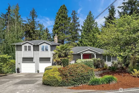 216 SW 192nd St, Normandy Park, WA 98166