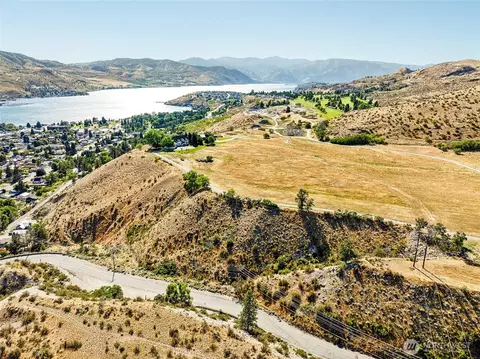 761 N Bradley St, Chelan, WA 98816