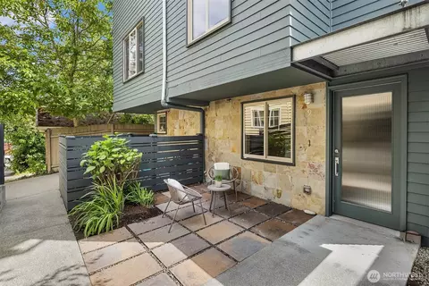 916 N 73rd St #A, Seattle, WA 98103