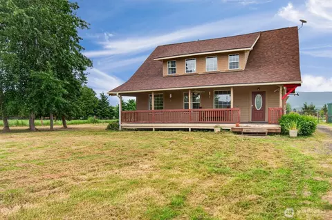 95 W Birnie Slough Rd, Cathlamet, WA 98612