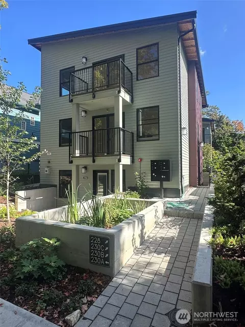 228 21st Ave E, Seattle, WA 98112