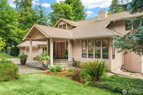 22808 105th Ave SW, Vashon, WA 98070