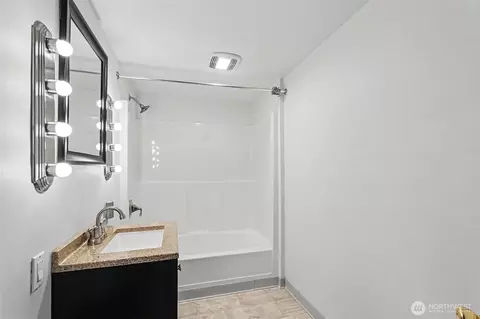 Bath - 5428 Seahurst Ave, Everett, WA 98203 photo 2 of 2