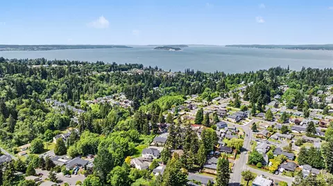 View/Area - 5428 Seahurst Ave, Everett, WA 98203 photo 3 of 4