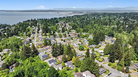 View/Area - 5428 Seahurst Ave, Everett, WA 98203 photo 2 of 4
