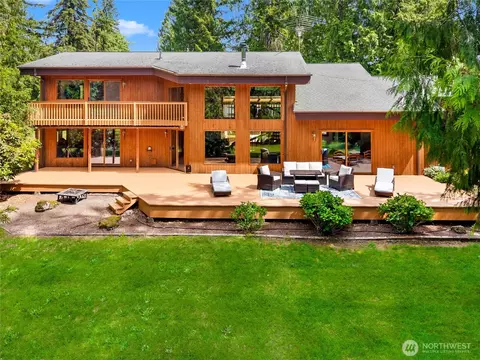 27019 SE 384th St, Enumclaw, WA 98022