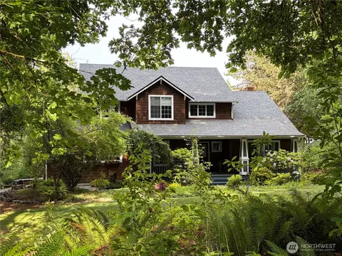8150 Hansen Rd NE, Bainbridge Island, WA 98110