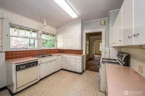 Kitchen - 419 Catherine St, Walla Walla, WA 99362 photo 1 of 1