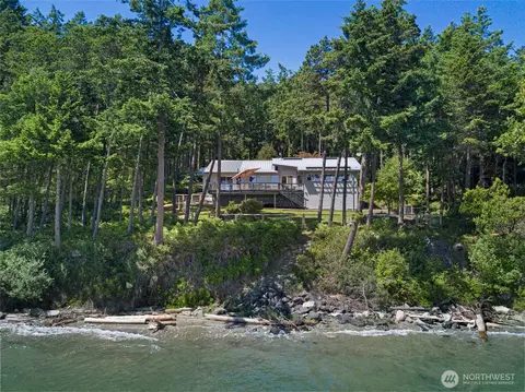 214 Pinedrona Ln, Friday Harbor, WA 98250