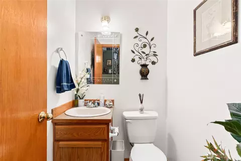 Bath - 409 Kensington Ave NW, Orting, WA 98360 photo 1 of 4