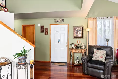 Entry Way - 409 Kensington Ave NW, Orting, WA 98360 photo 3 of 5