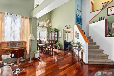 Entry Way - 409 Kensington Ave NW, Orting, WA 98360 photo 2 of 5